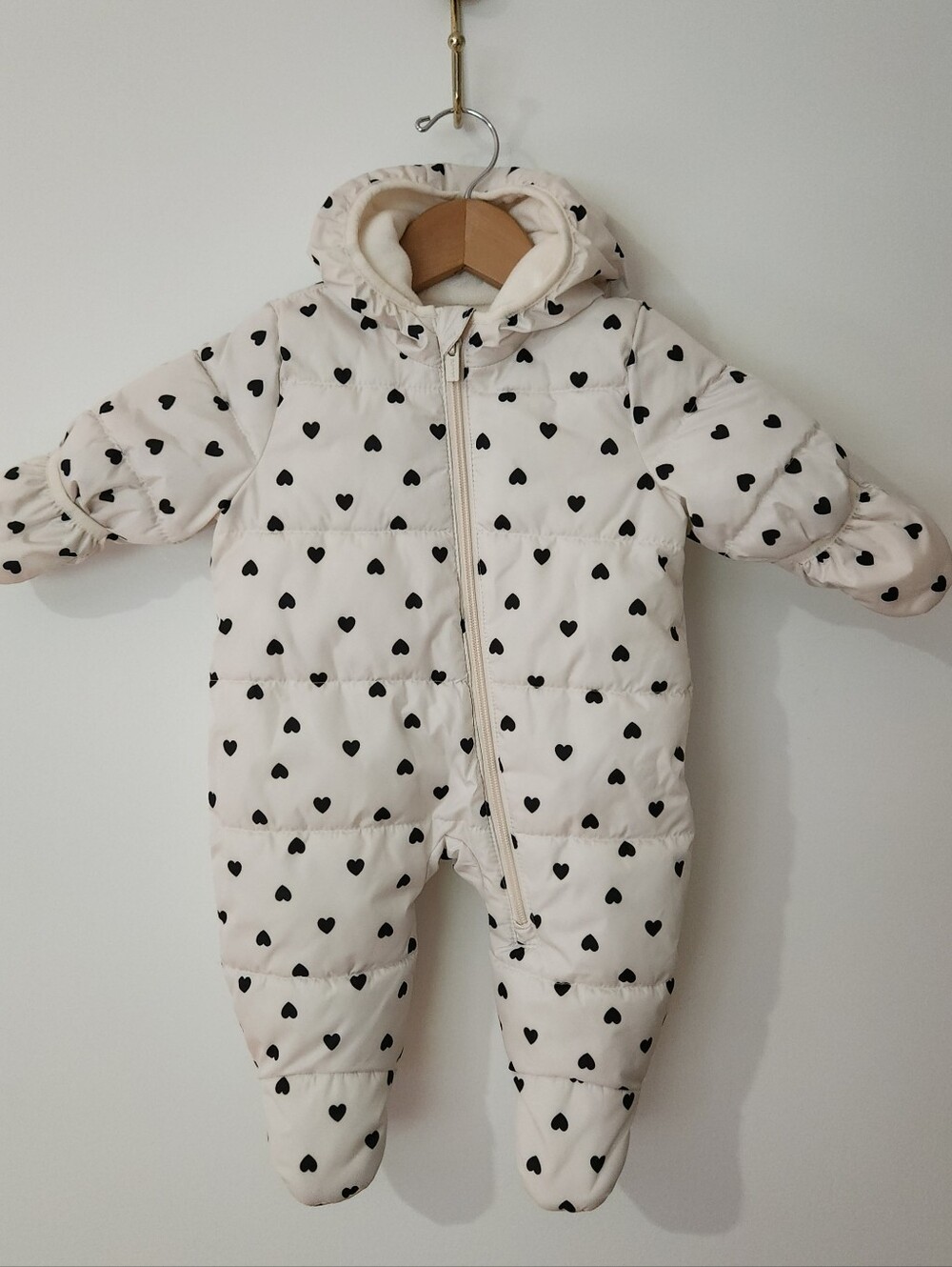 NEW Old Navy Ivory Black Hearts Puffer Snowsuit 0-3 Month
